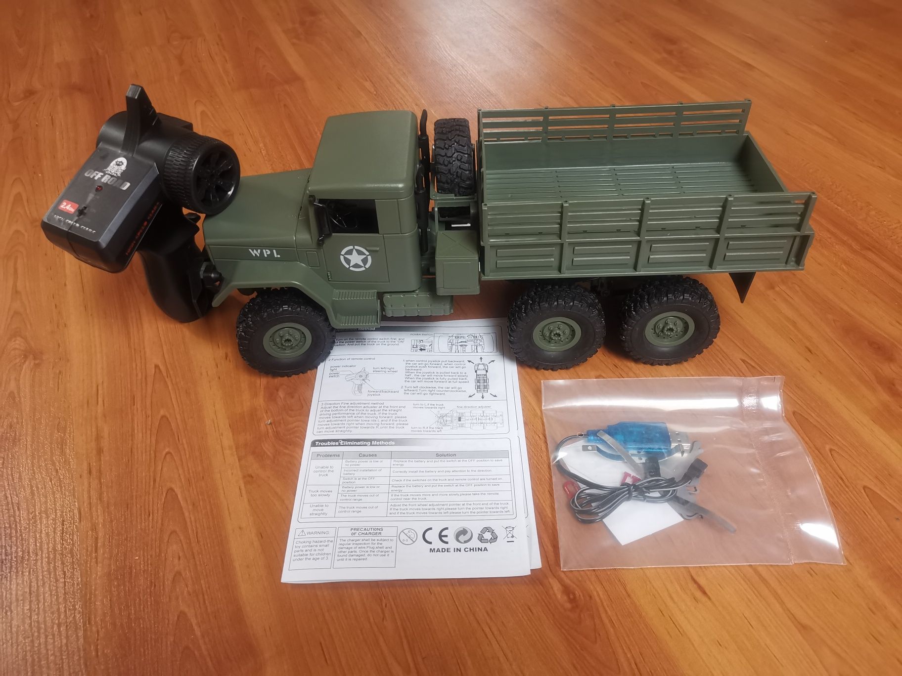 Camião Militar RC WPL B16 6x6 Crawler 1:16 RTR Dodge M35A2 2.4Ghz