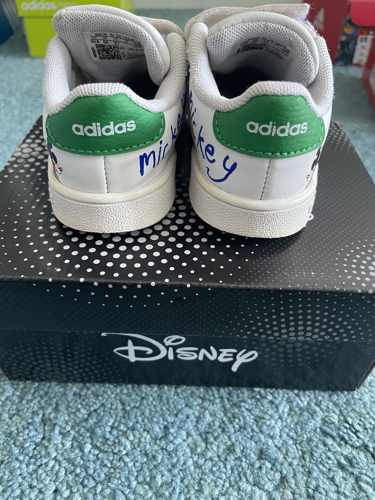 Sapatilha bebé adidas mickey