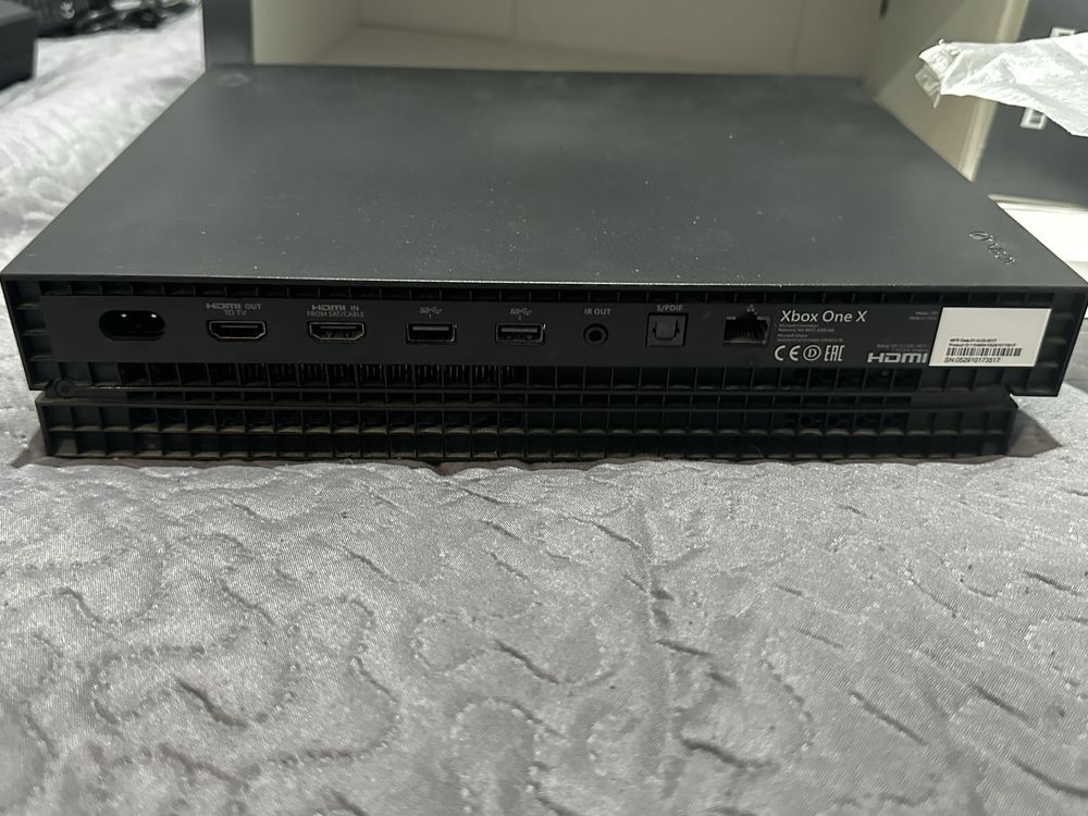 Konsola XBOX ONE X 1TB