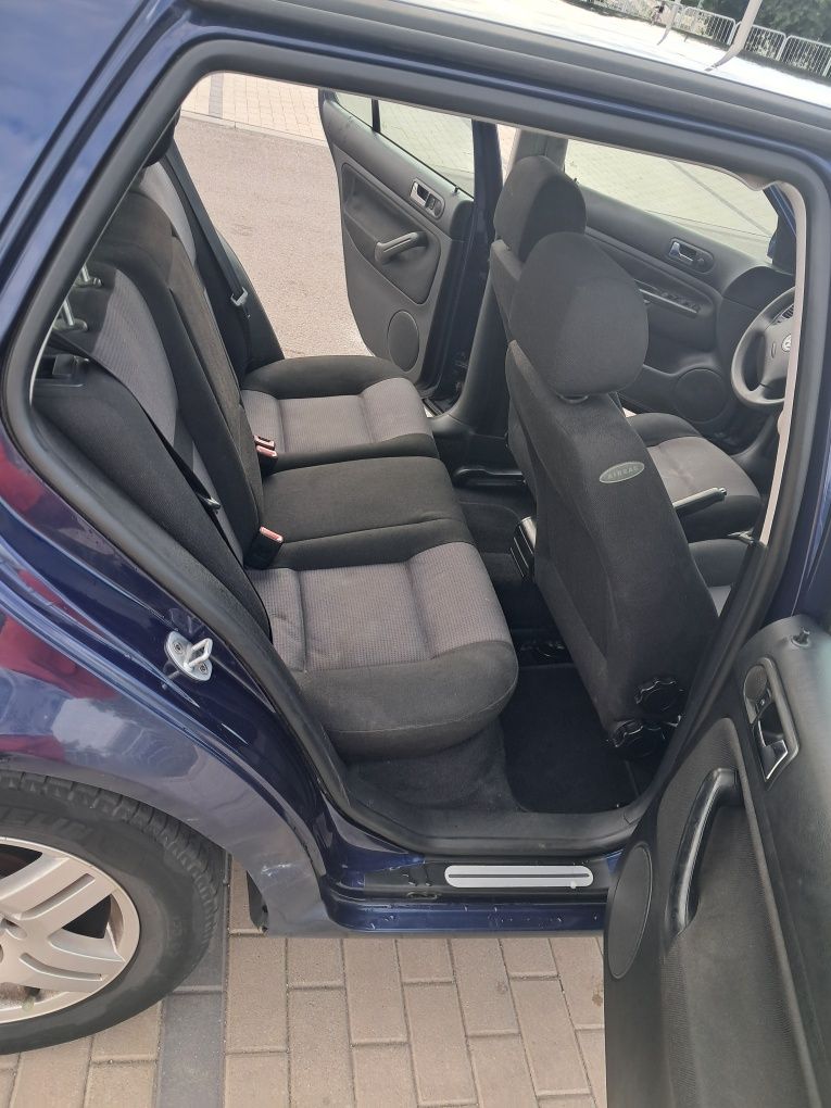 Sprzedam Volkswagena Golfa 4  1,6