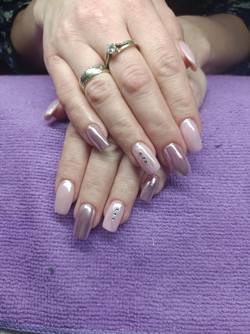 Paznokcie hybrydowe I przedłużanie żelowe. Manicure.tanio.