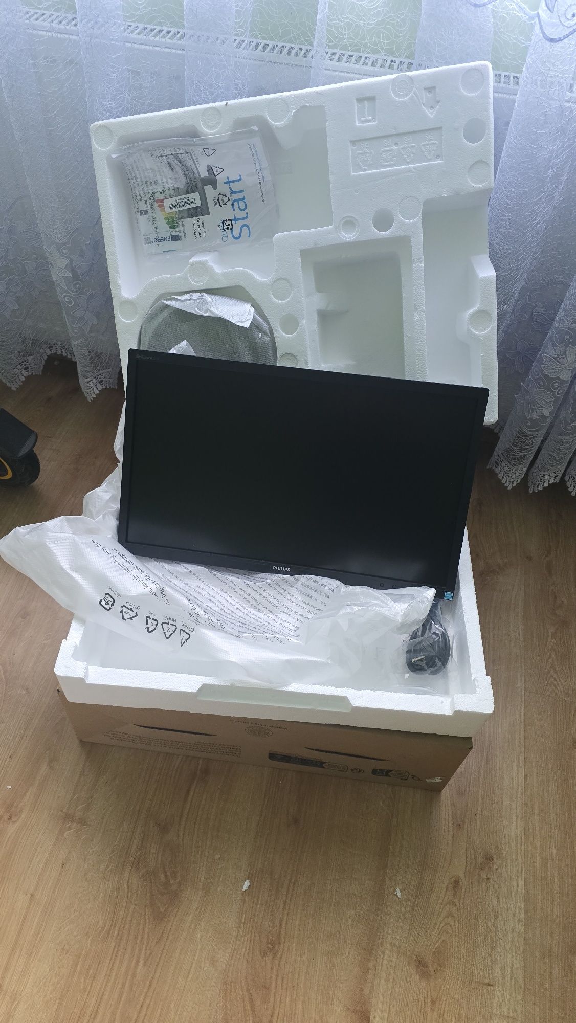Uwaga super okazja... Sprzedam monitor  Philips 221B8LJEB/00