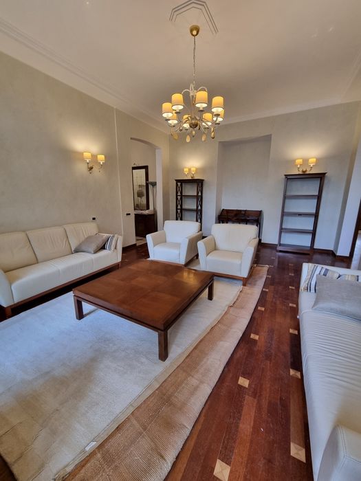 Подол, Андреевский спускск 2в, статусный дом, высокие потолки