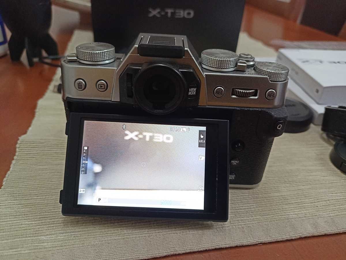 Fujifilm X-T30  (26.1 MP)"c/Nova" c/ 3 mil disparos + Punho Metálico
