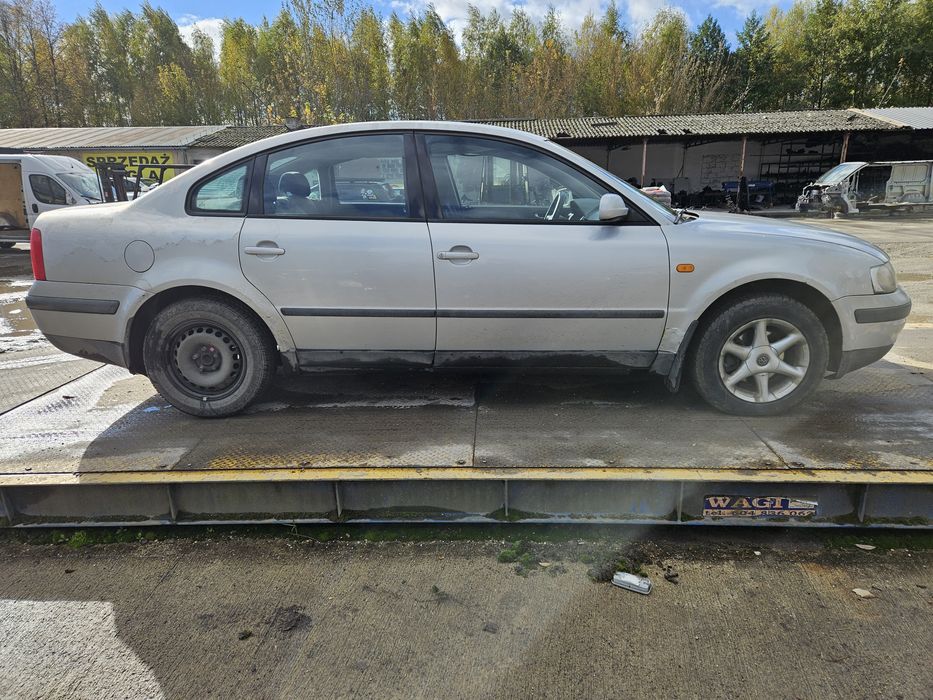 Vw Passat B5 1.8 benzyna części