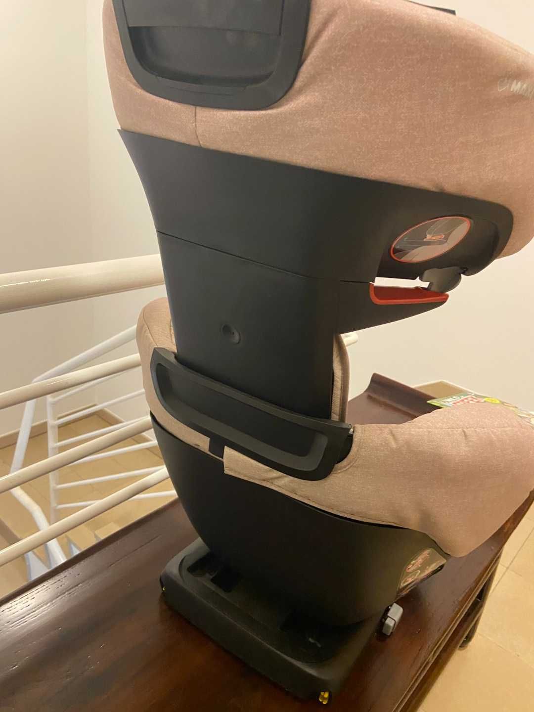 Cadeira auto Maxi Cosi Rodifix com isofix