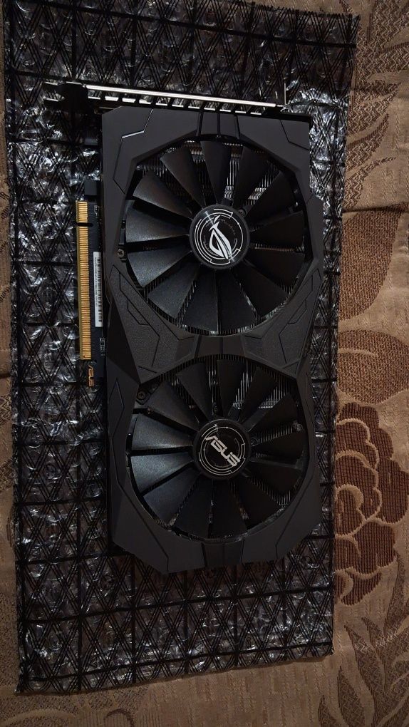 ASUS ROG Strix Radeon RX 560 (4GB, V2, GDDR5, 128-bit, PCI-E)