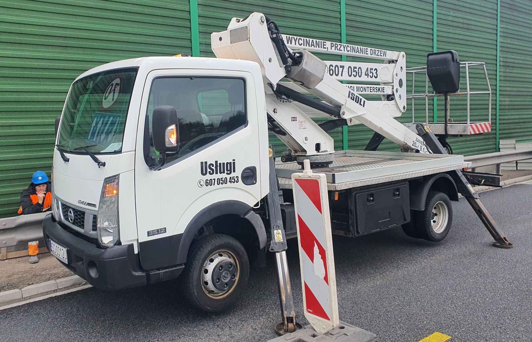Podnośnik koszowy zwyżka Katowice wynajem  20m 230kg Wycinka drzew