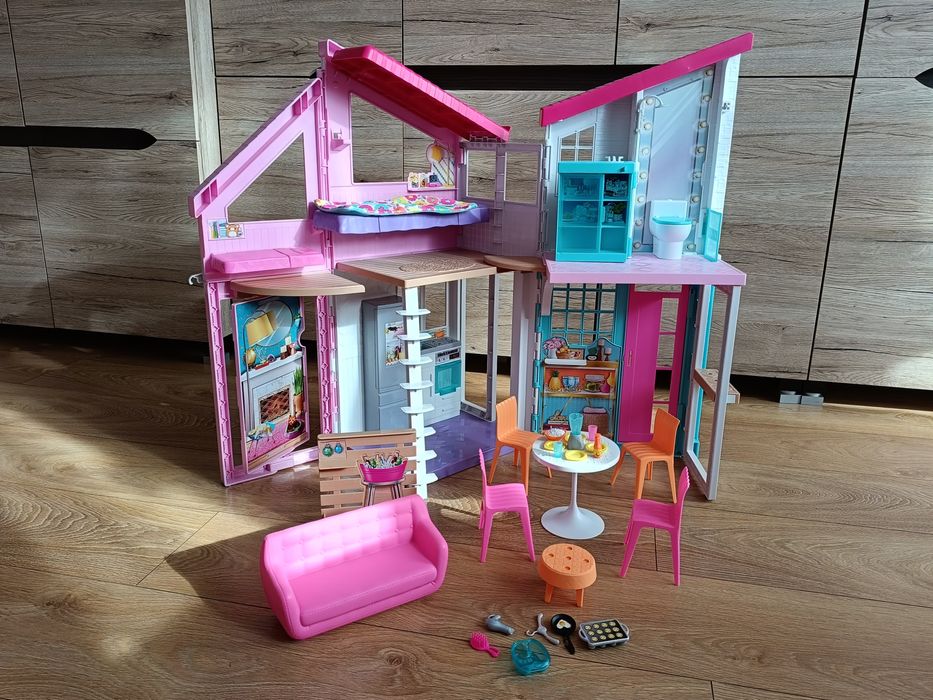 Domek dla lalek Malibu - Barbie