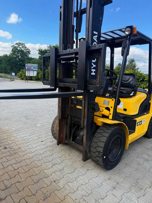 wózek widłowy HYUNDAI 30D-7E diesel Kubota 3000kg 3.70m 4-sekcja 2009'