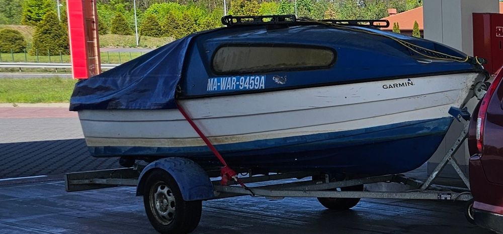 Łódka łódź kabinowa silnik mercury 6 hp przyczepa echosonda