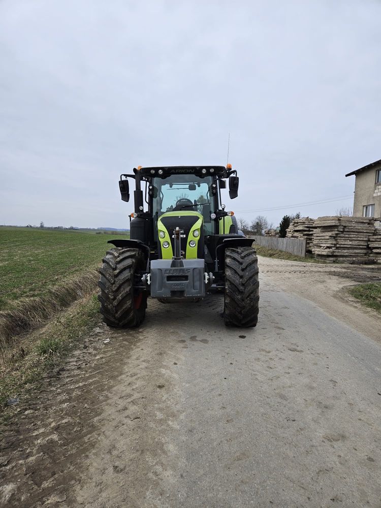 Claas Arion 650.