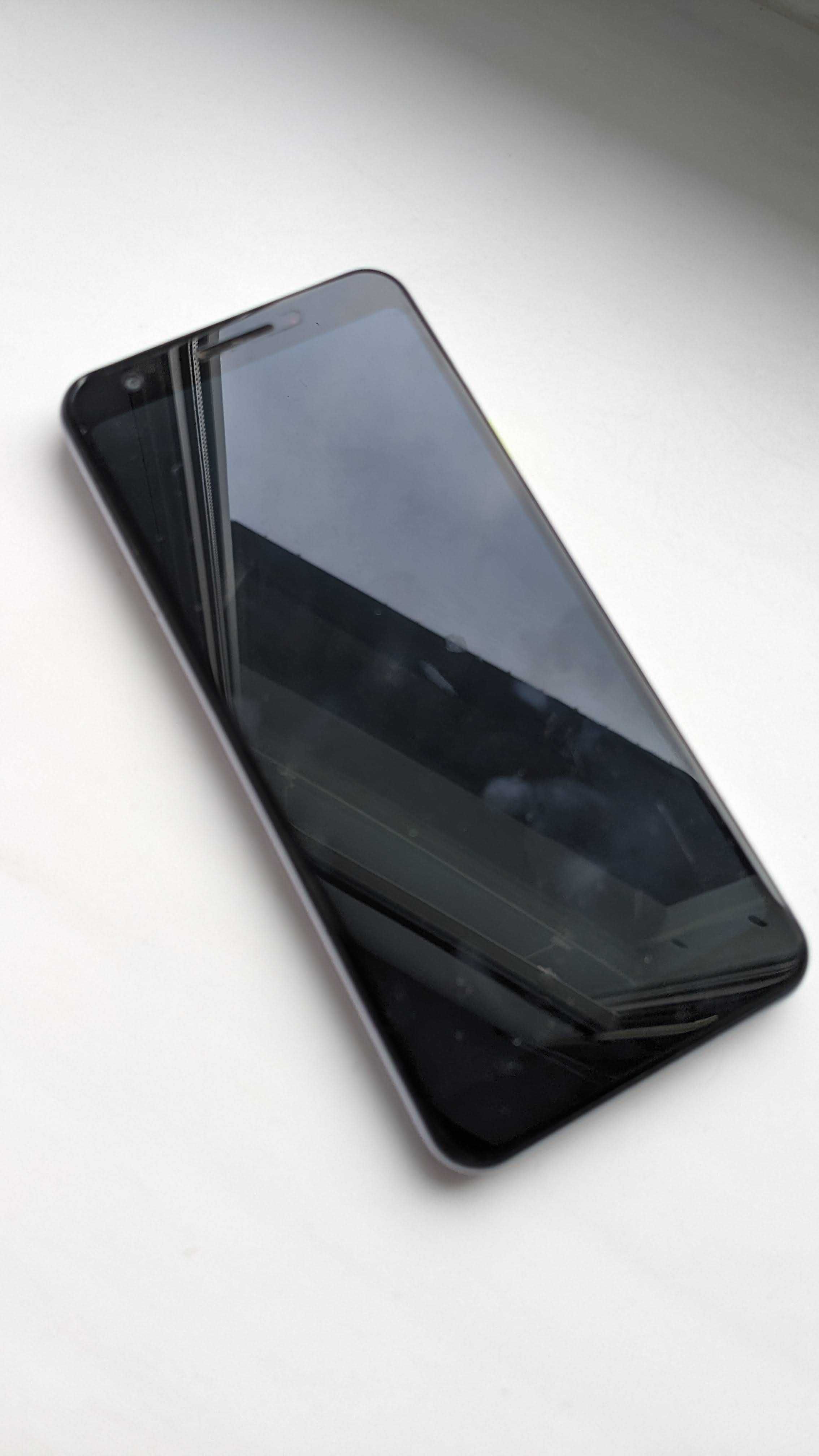 Продам Google Pixel 3a — не працює екран, під розробку / запчастини