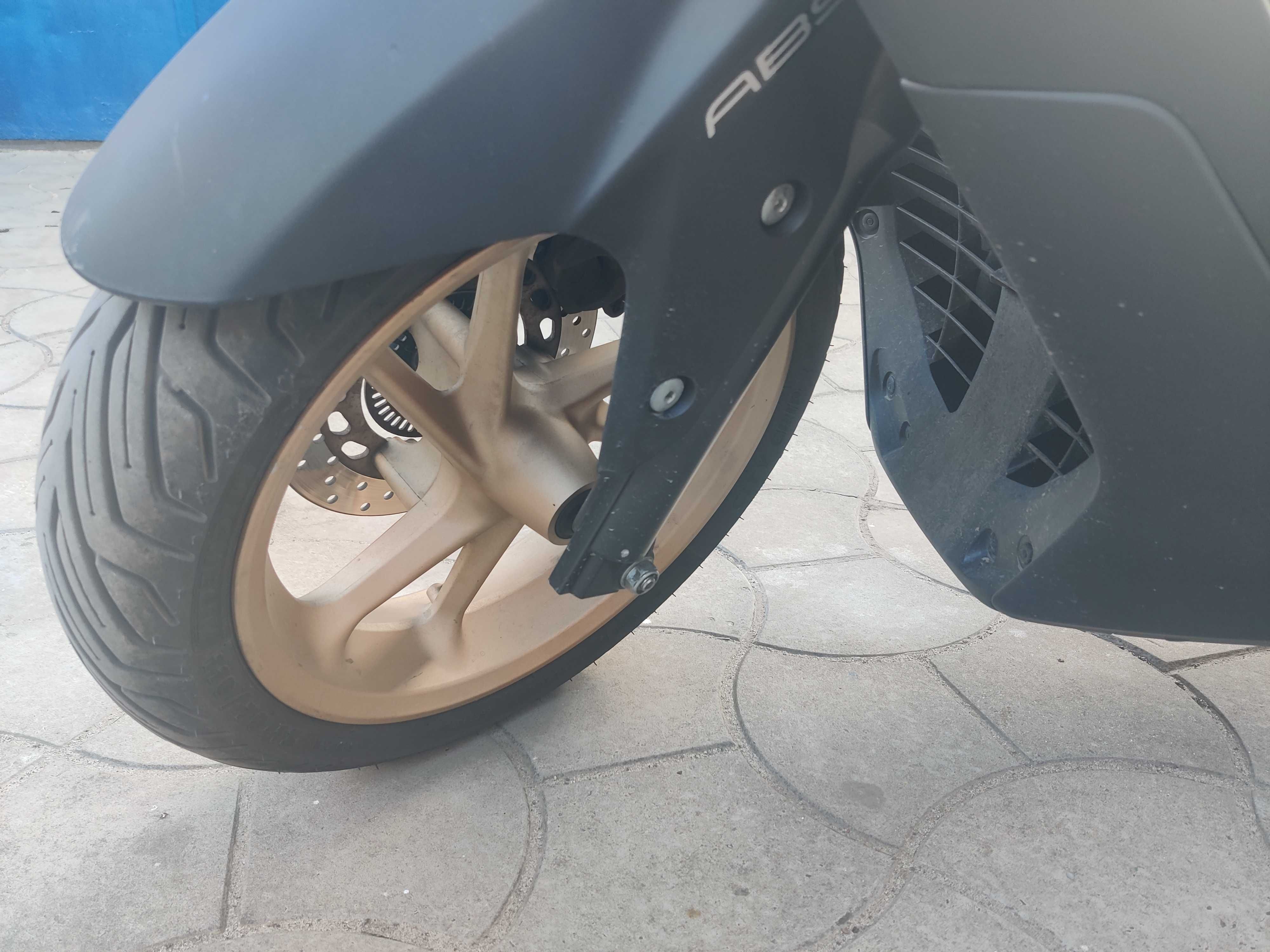 Скутер Yamaha NMAX 155, 2017 рік, два ключі.