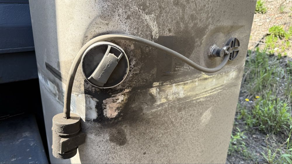 Zbiornik paliwa SCANIA 700l komplet z łapami