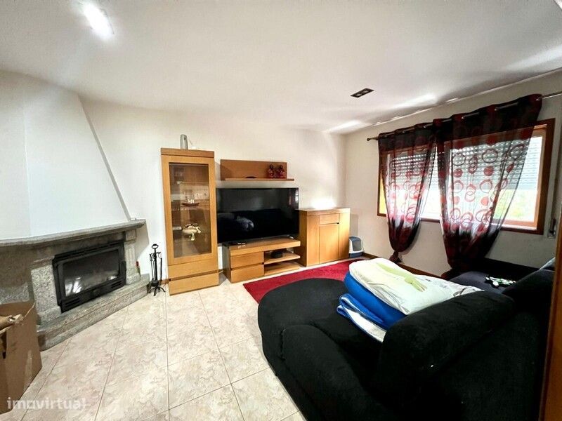 Apartamento T2 para arrendamento em Lobão SMF