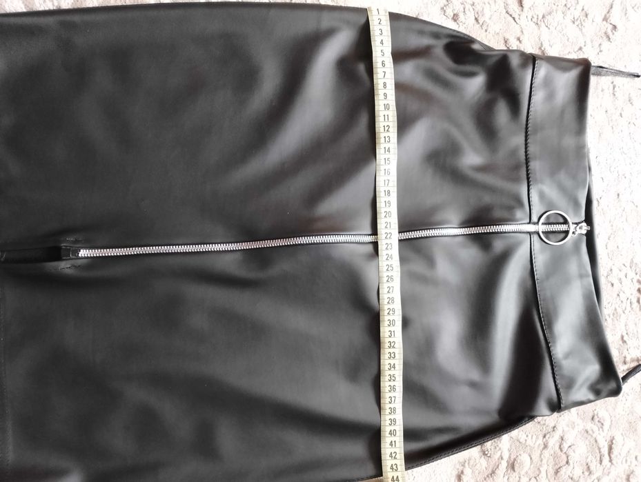 Продам нову спідницю з екошкіри