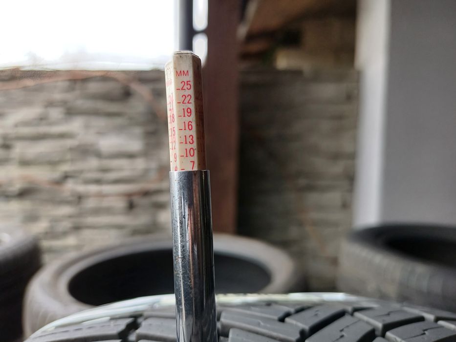 225/45/17 Sprzedam parę opon  Bridgestone