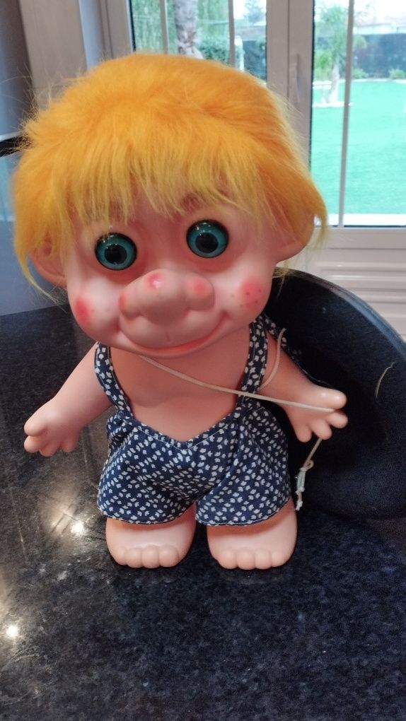 Boneco Troll grande .