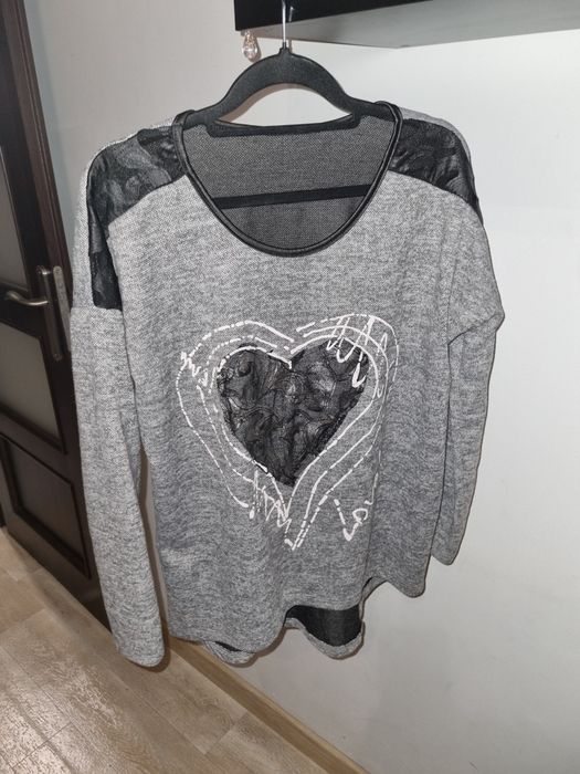 Śliczna włoska bluzka, jak nowa.