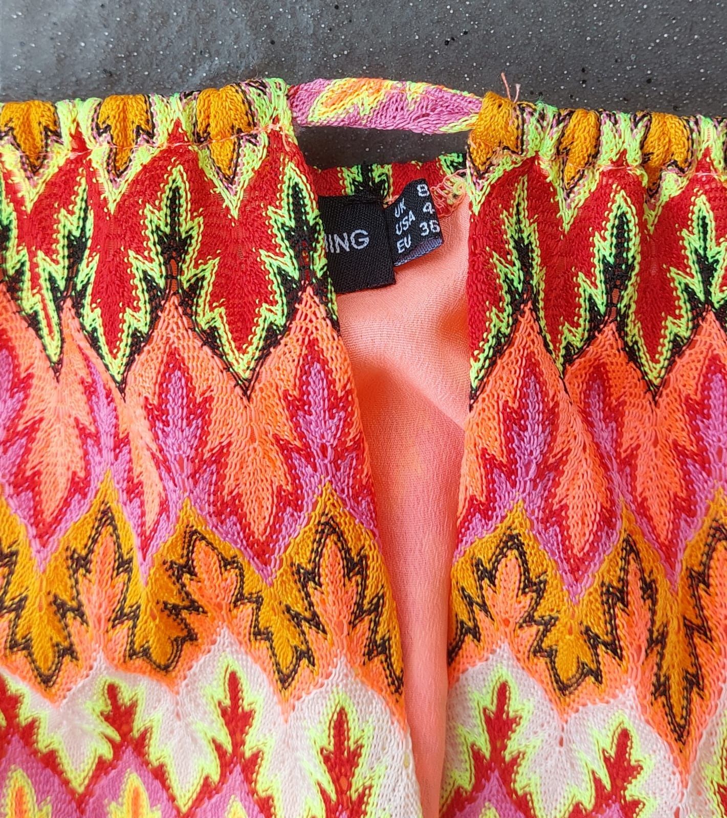Sukienka mini boho z długim rękawem neonowa odkryte ramiona S 36 Nowa