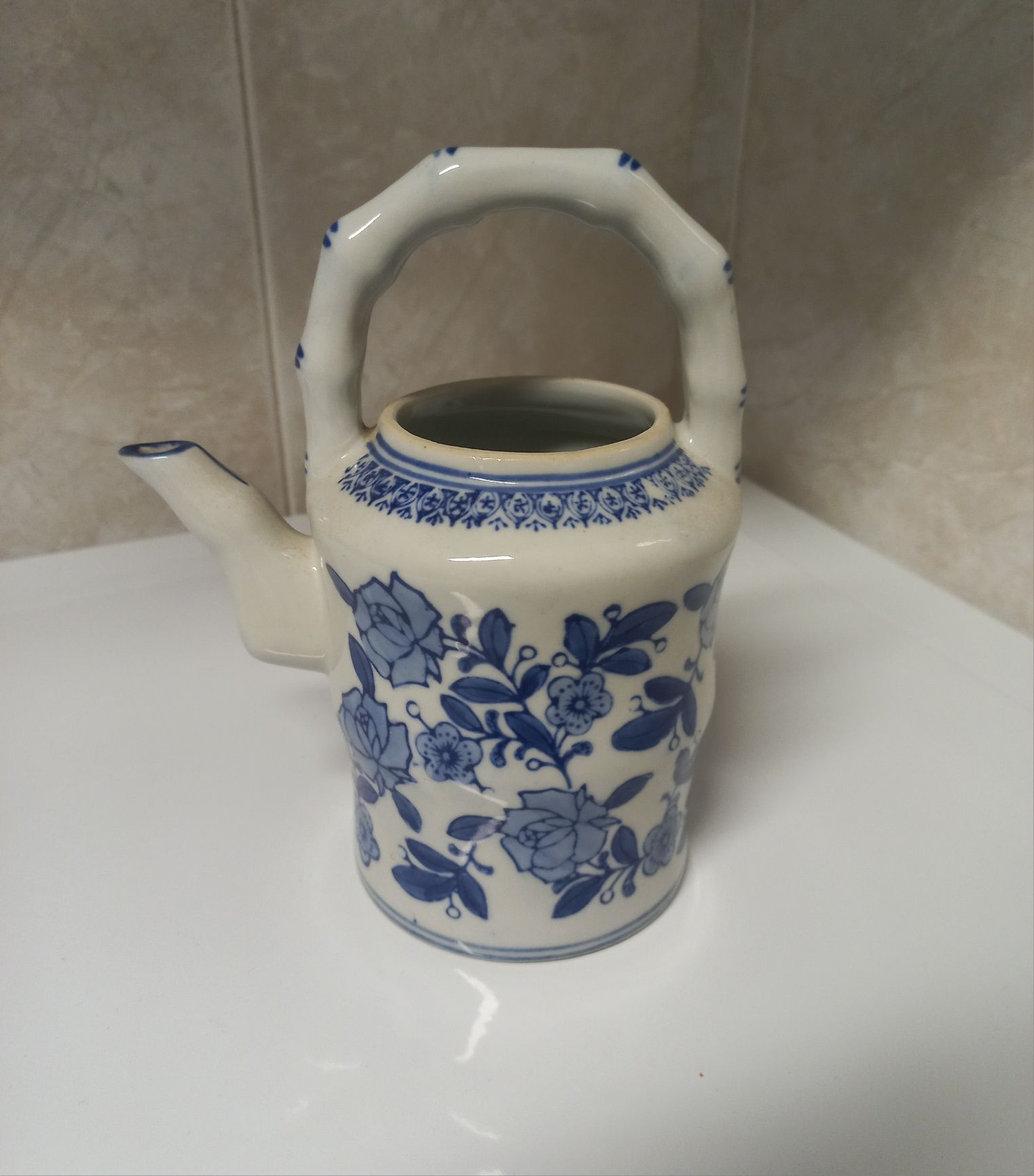 Jarra porcelana branca e azul