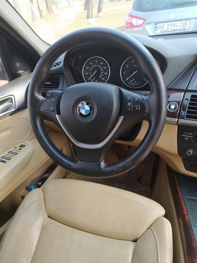 Продам BMW X5 E70 2008 год после полного ТО