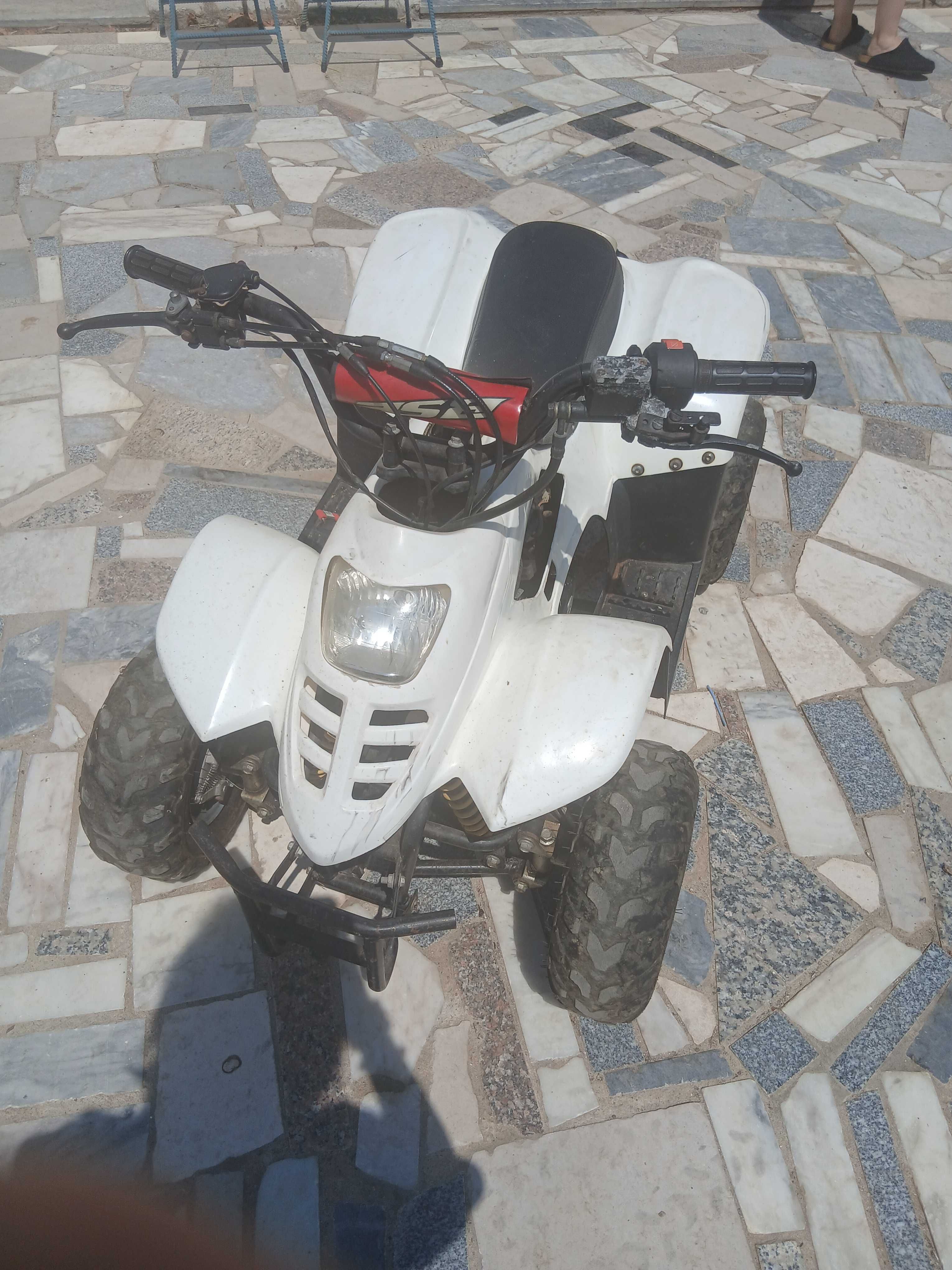 Mini mota 4 de criança