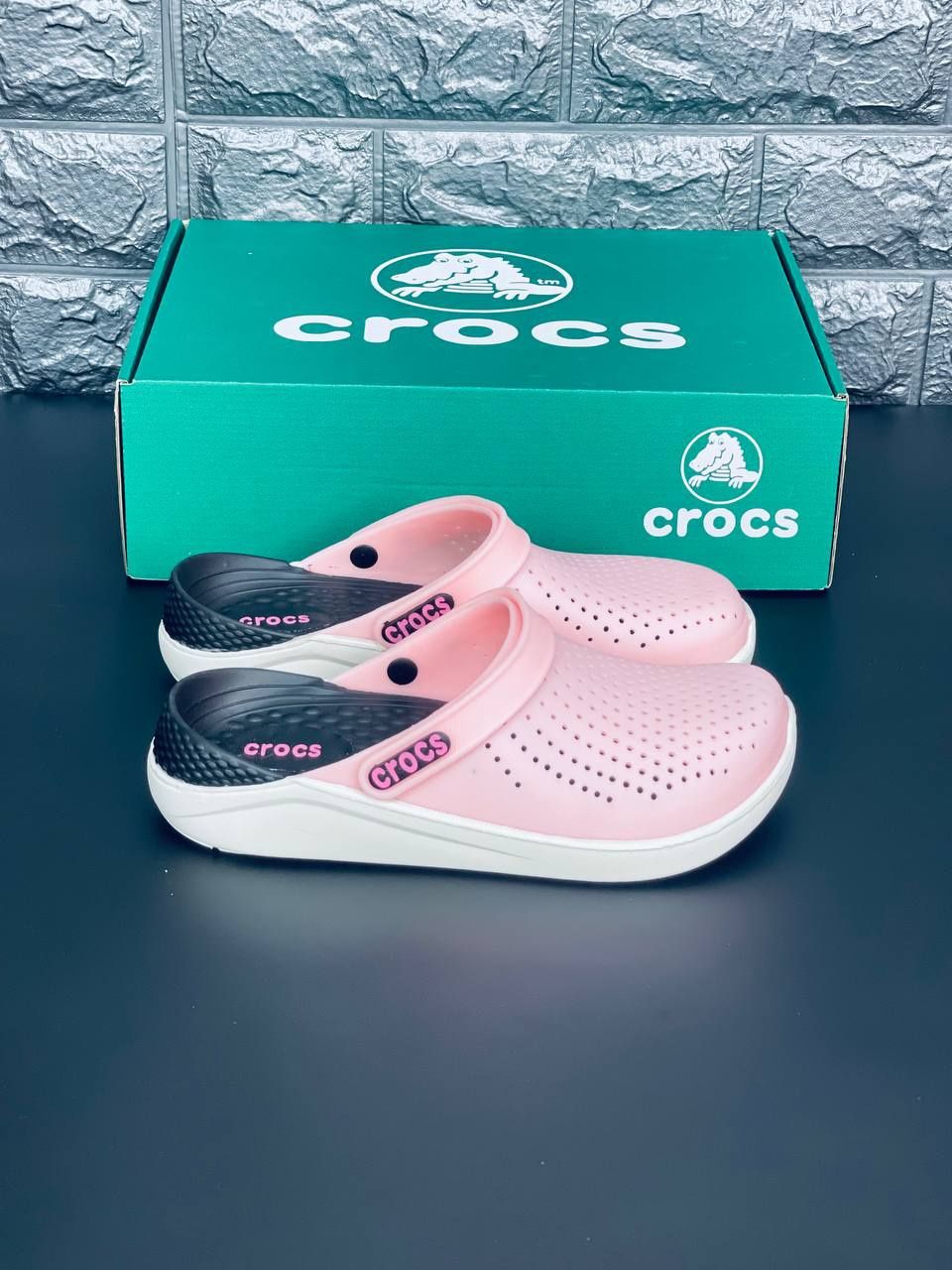 Женские шлепанцы crocs розовые тапочки крокс