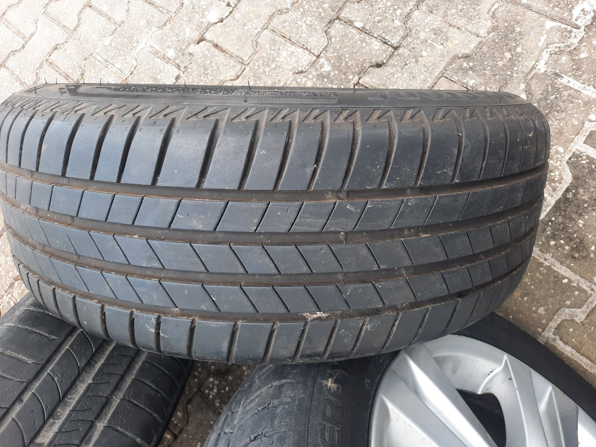 Vendo Jantes BMW a precisar de 4 pneus