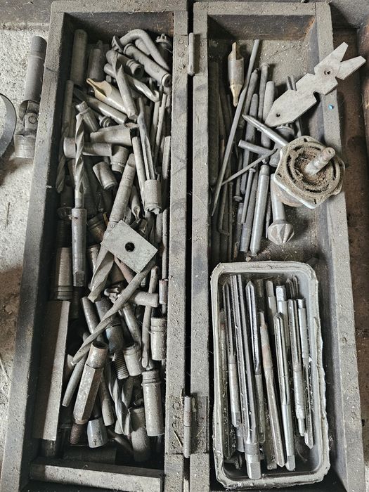 Токарні інструменти