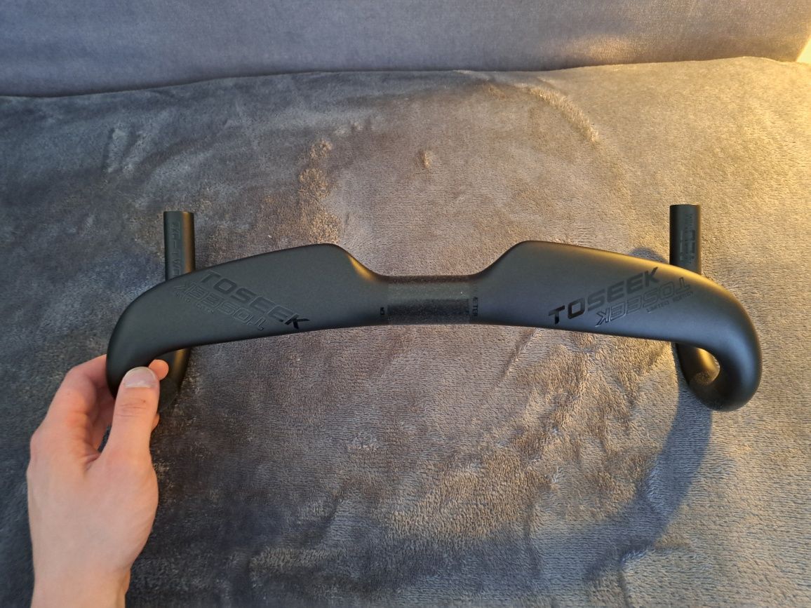 Kaebonowa kierownica Toseek Aero 420/440mm czarna NOWA
