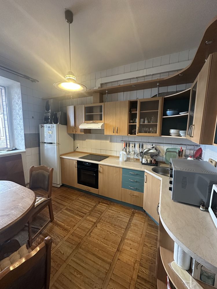 Продам! 3 кімнатну квартиру по вул.Словʼянській 10
