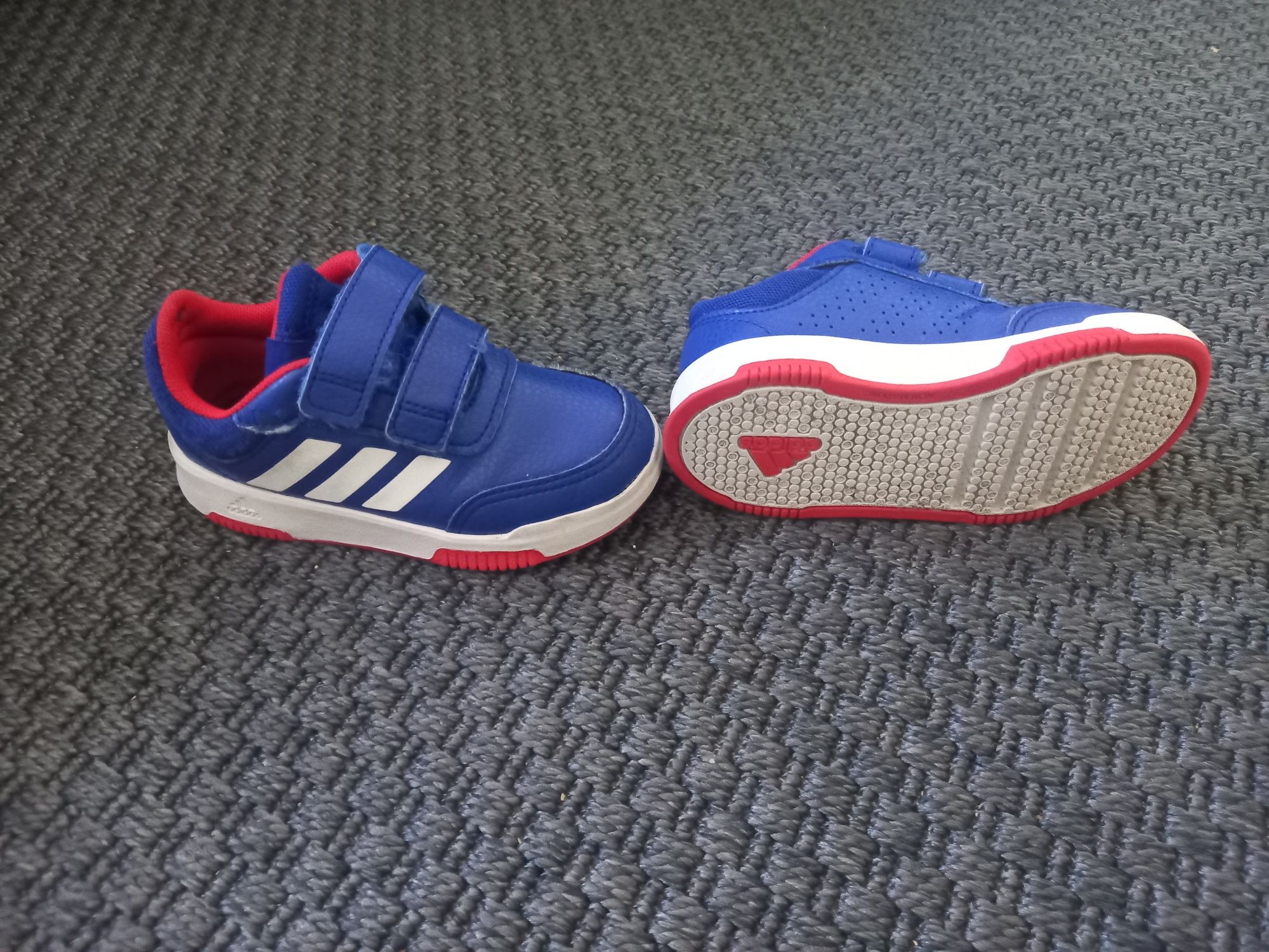 Tenis adidas n24