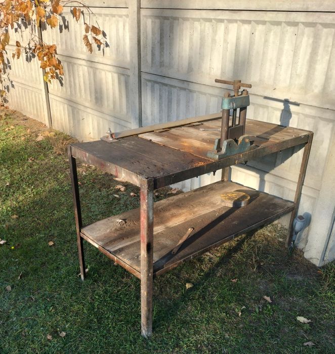 Stół garażowy masywny