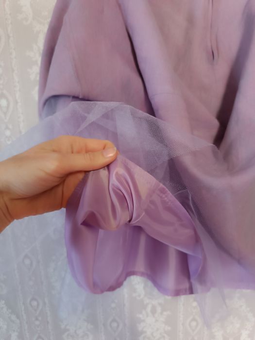 Юбка - кльош. Бузкового кольору. З фатіном та підкладкою.