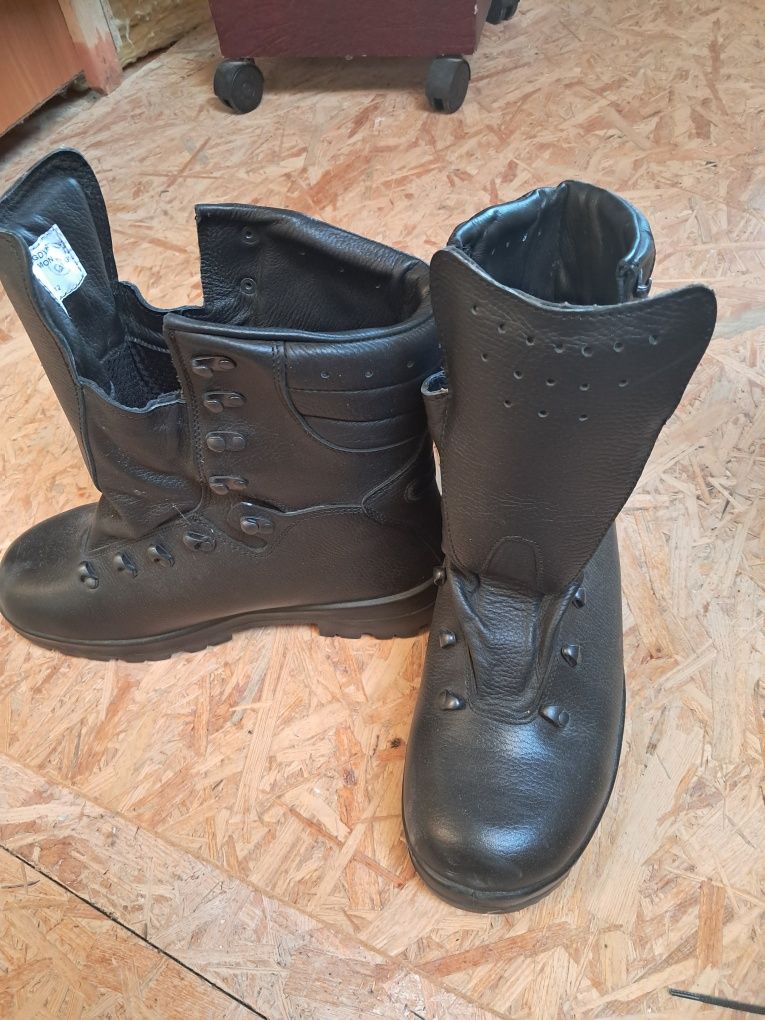 Buty wojskowe zimowe