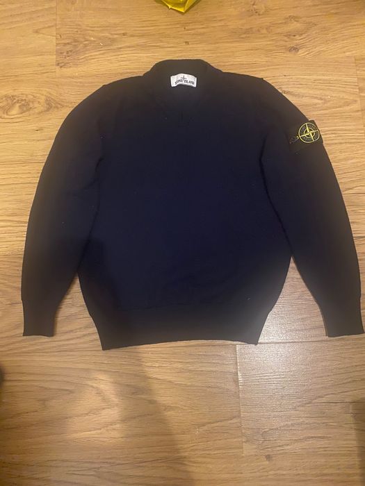 Sprzedaję sweter znanej marki stone island oryginalny