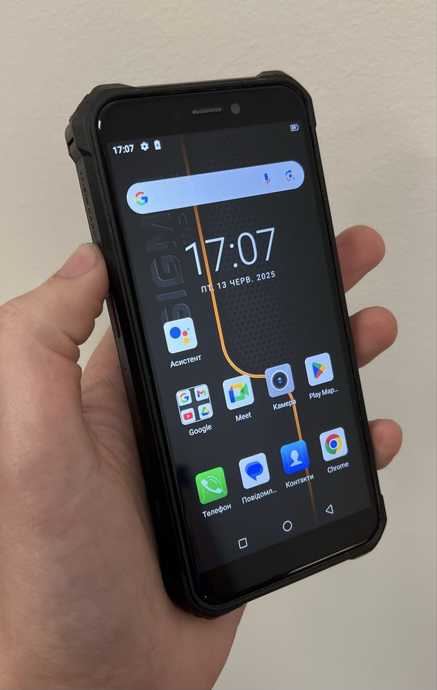 Смартфон протиударний Sigma X-treme PQ38
