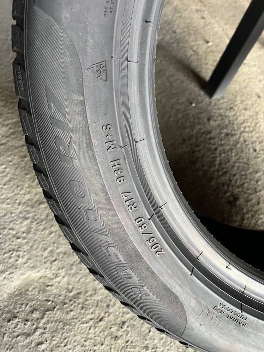 Шини 205/60 r17 93Н Pirelli Sottozero3 (1664)