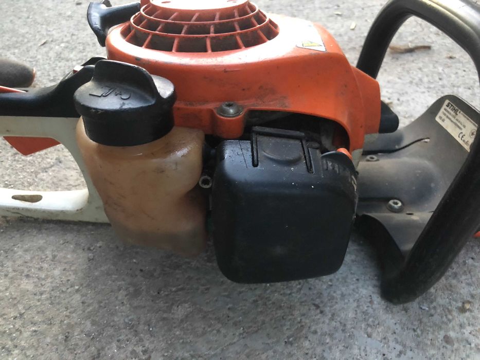 Corta Sebes a Gasolina HS 45 - 60CM Stihl
