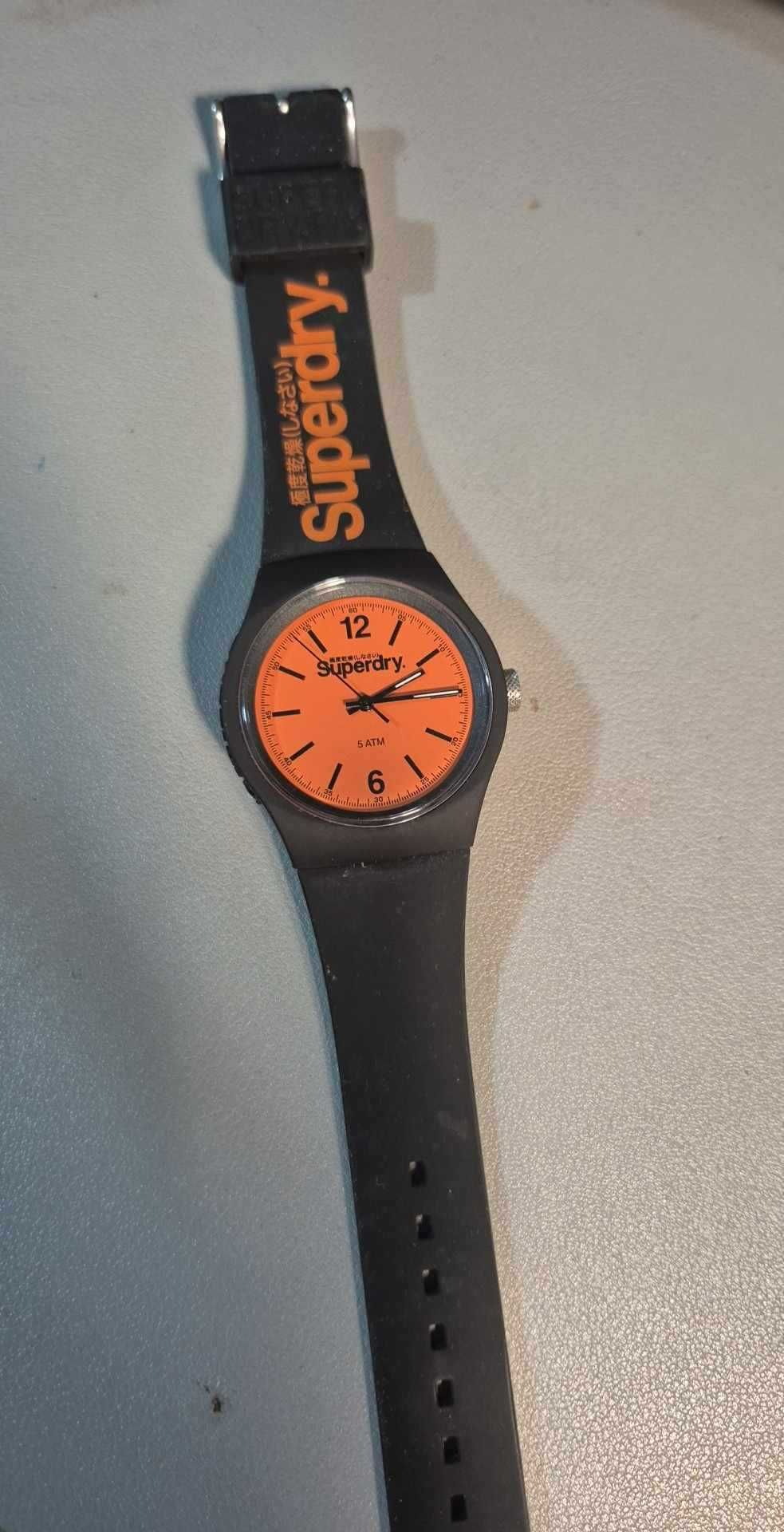 Zegarek Superdry czarno pomarańczowy