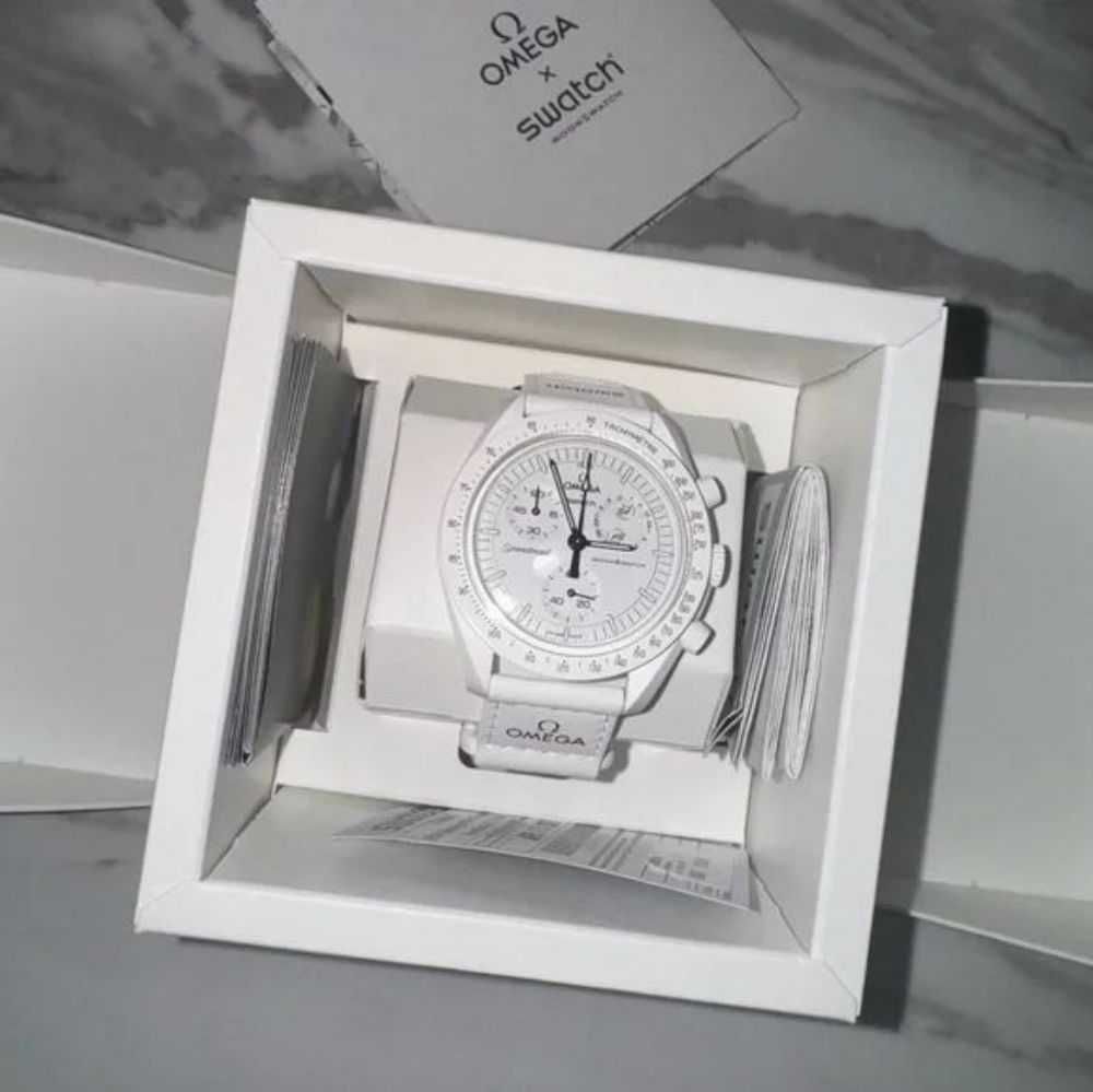 Białe Godziny z Snoopy: Omega x Swatch SO33W700