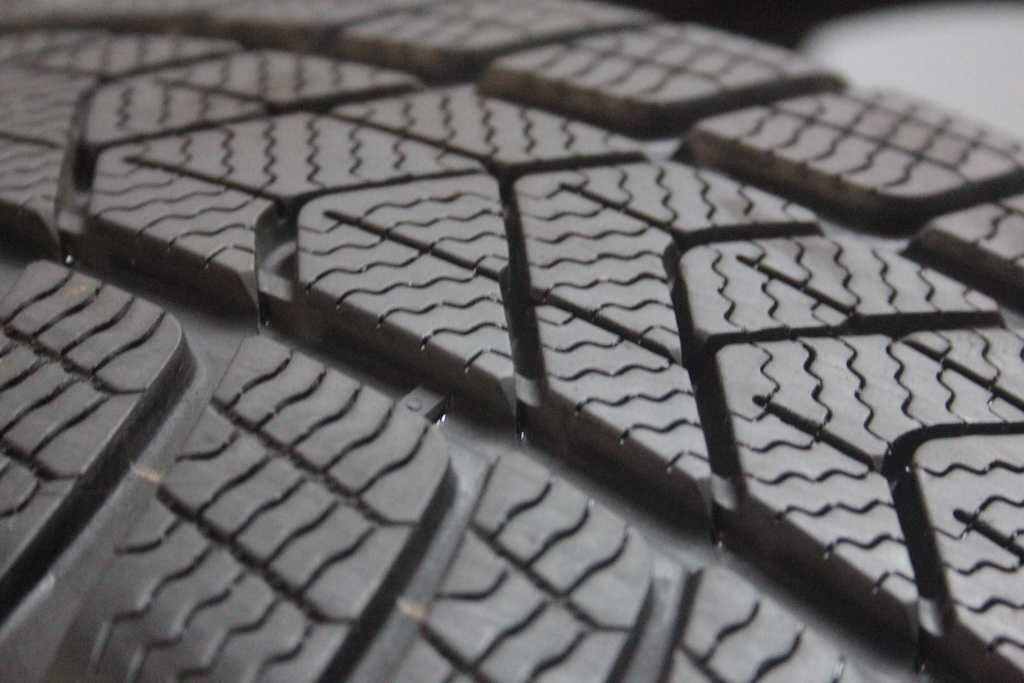 205/50/17 Pirelli Sottozero 3 205/50 R17 93H XL 8mm 2022r