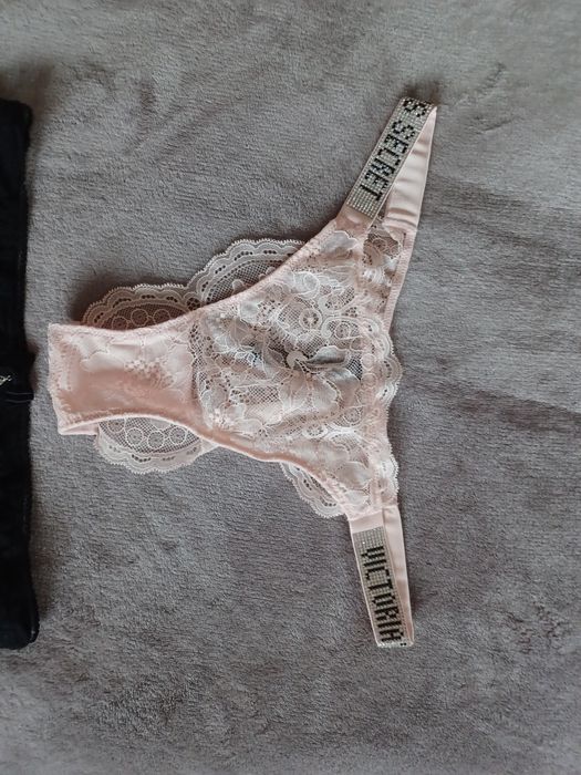 Majtki-figi stringi 3 pary .