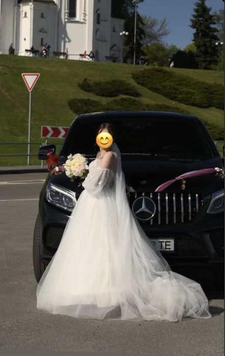 Весільна сукня