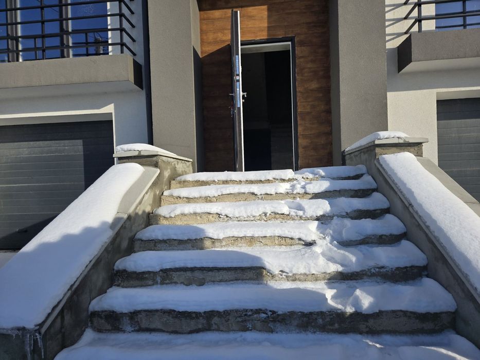 Продається котедж у Тернополі, р-н Кутківці