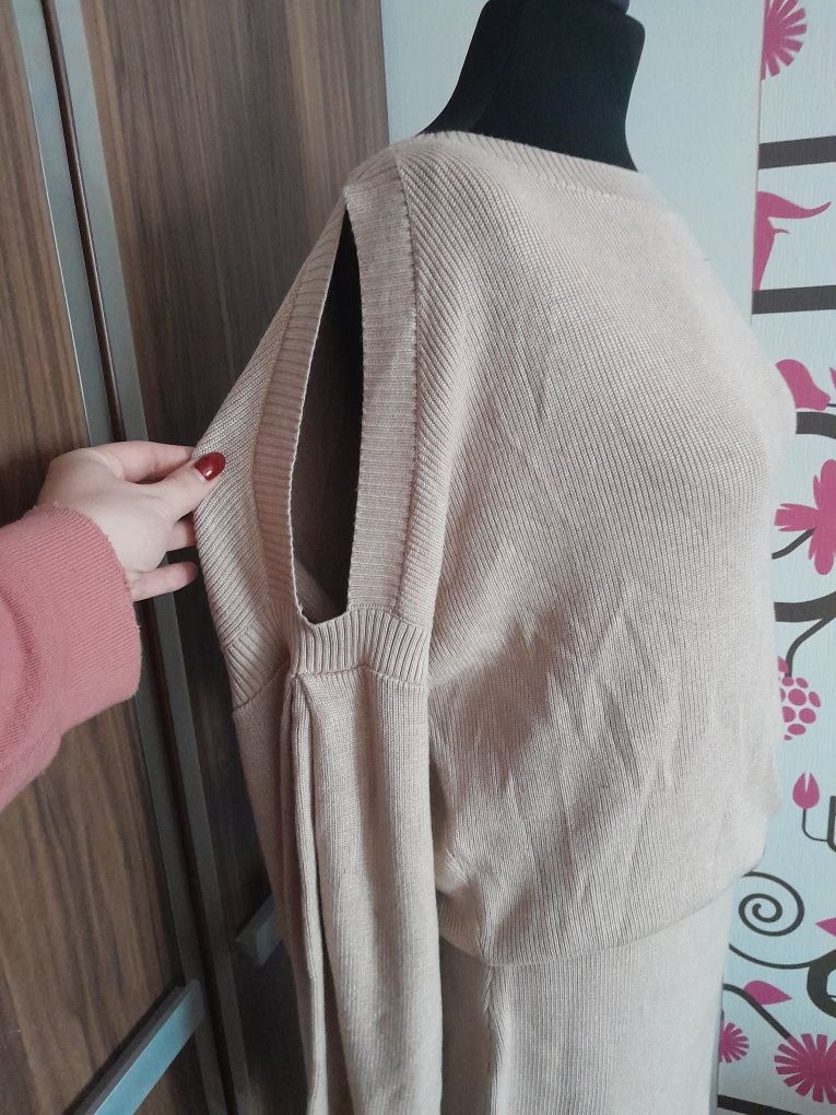 Beżowa sukienka sweterkowa L xL 40 42 bufiaste rękawy rozcięte