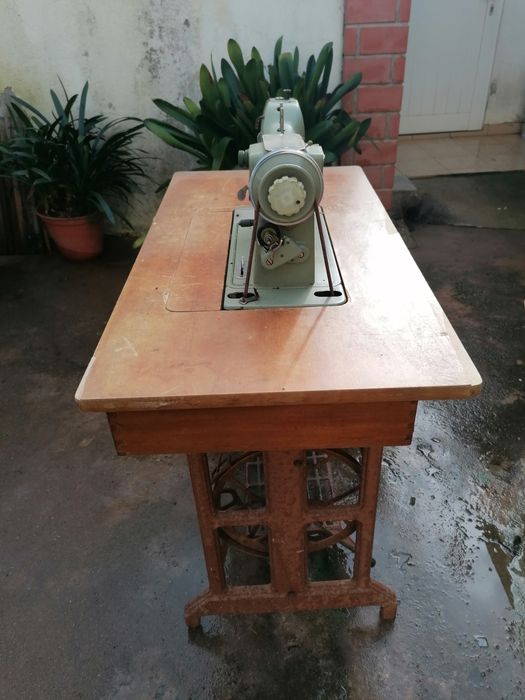 Máquina costura Olivia