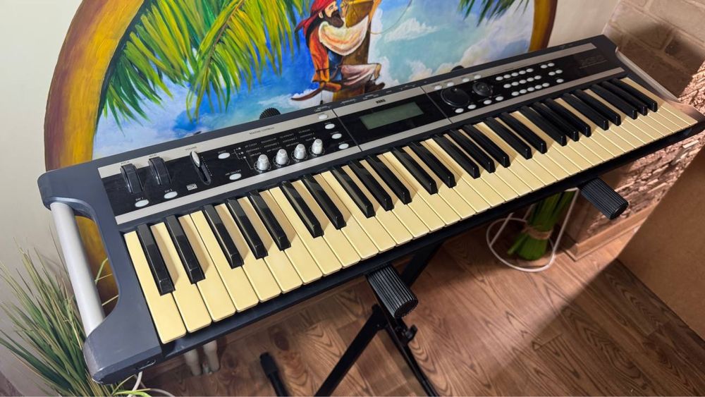 Клавшний синтезатор korg x50